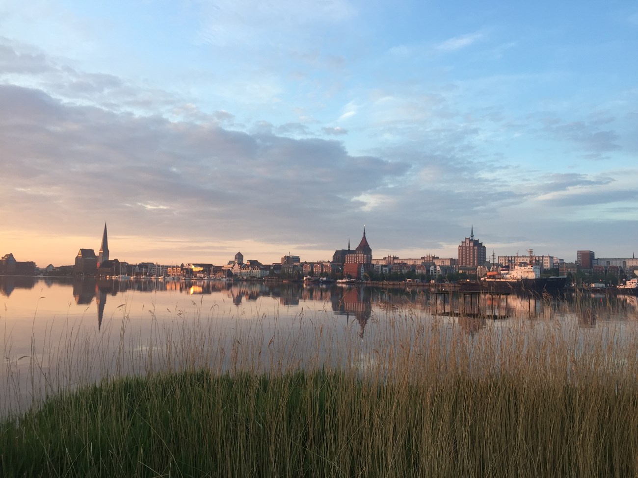 Gehlsdorfer Ufer, Blick auf die Schokoladenseite der Hansestadt Rostock