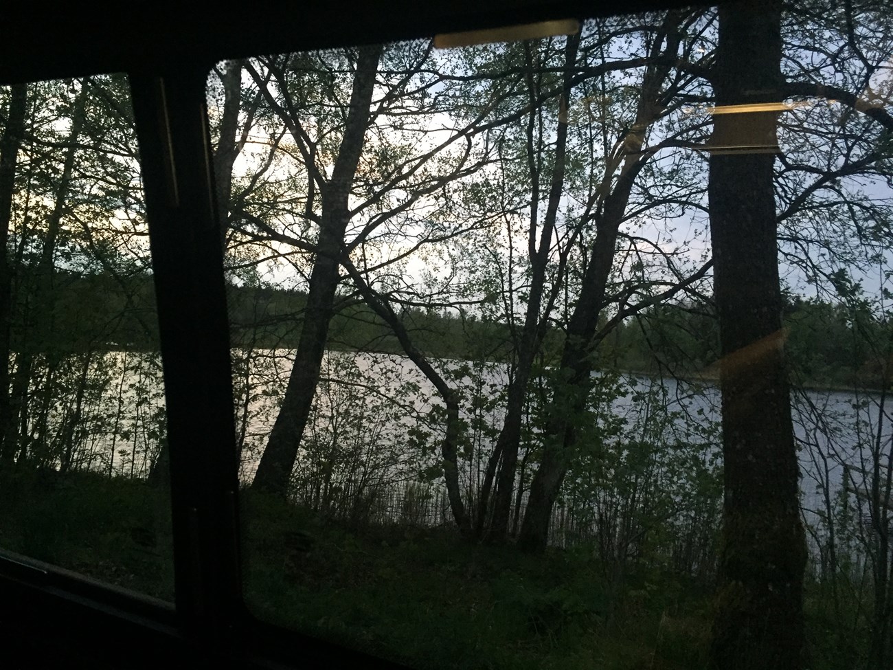 "Verkasjön", aus dem Bus in Schlaf-Park-Position heraus betrachtet