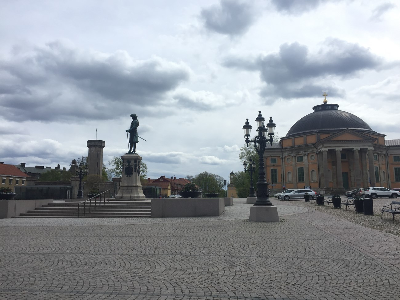 Unterwegs in Karlskrona, rechts die Trefaldighetskyrkan