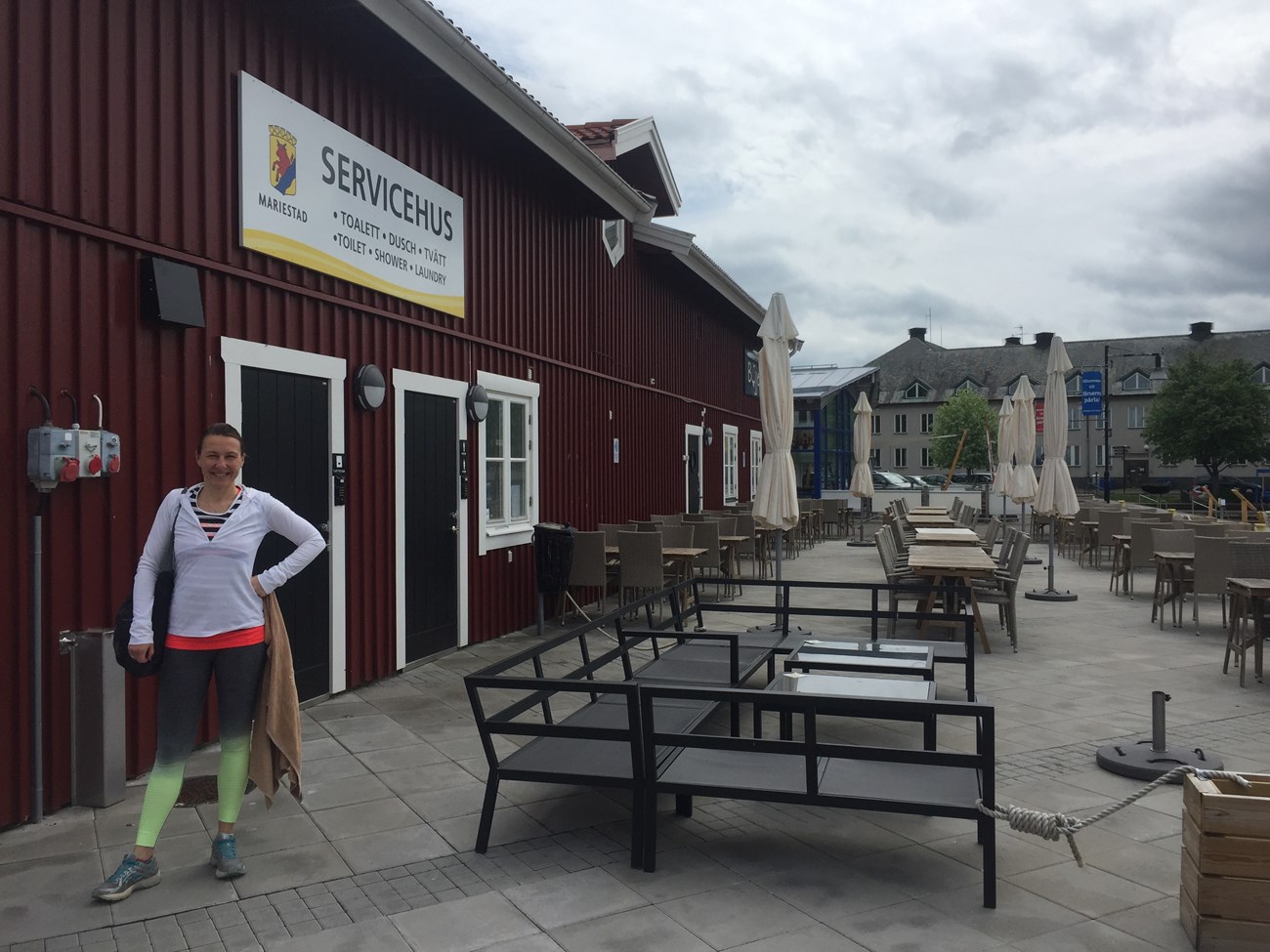 Frisch geduscht: BH freut sich sichtlich über den Top-Service zum fairen Preis in Mariestad, Schweden (Mai 2020)