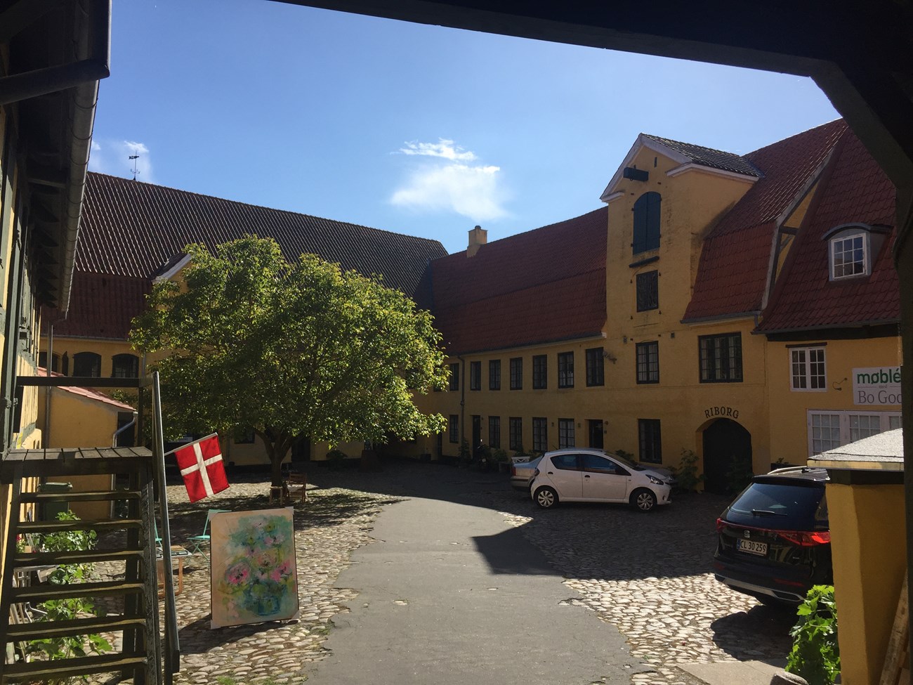 Malerischer Innenhof im Zentrum von Faaborg / Fåborg