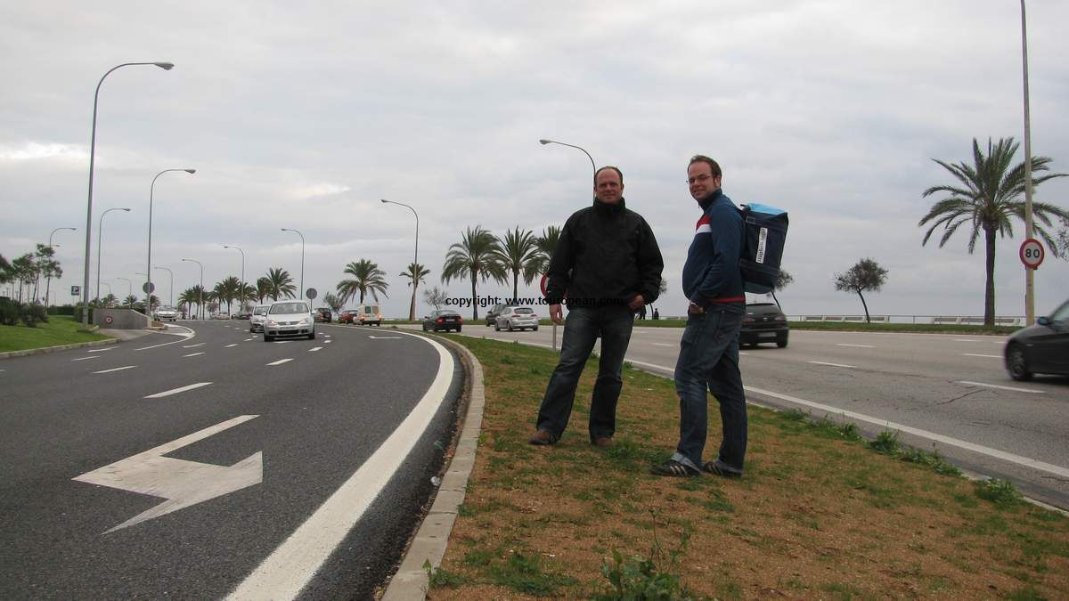 Tomasz und Buzz in Palma de Mallorca, am Hafen nahe La Seu